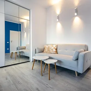Blue Design In Magheru Apartament